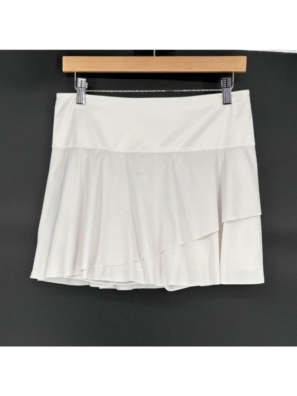 Athleta Ace Ruffle Skort Women’s M White Tennis Golf Pickleball Mini Skirt